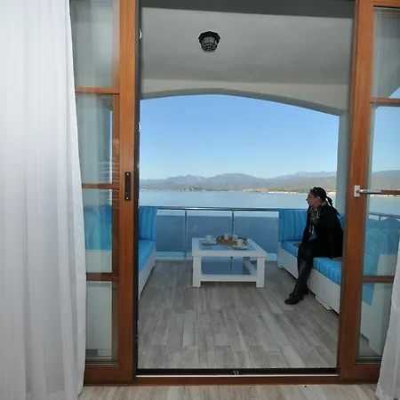 Vila Sovalye Island